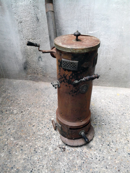 cocina estufa 1888 3ruedas chimenea o8.2 metal cobre 87-92.5x30-35x30-42-68 1u